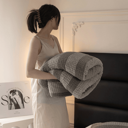 Sherpa-Decke mit neutralen Farbblöcken und Streifenmuster - image 29