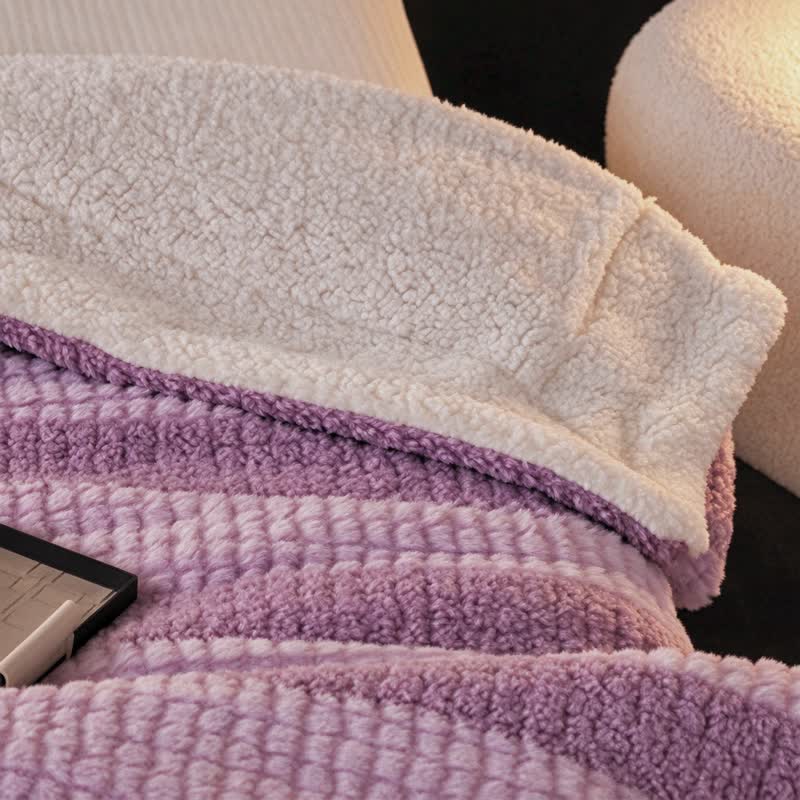 Sherpa-Decke mit neutralen Farbblöcken und Streifenmuster - image 40