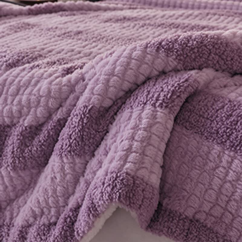 Sherpa-Decke mit neutralen Farbblöcken und Streifenmuster - image 41