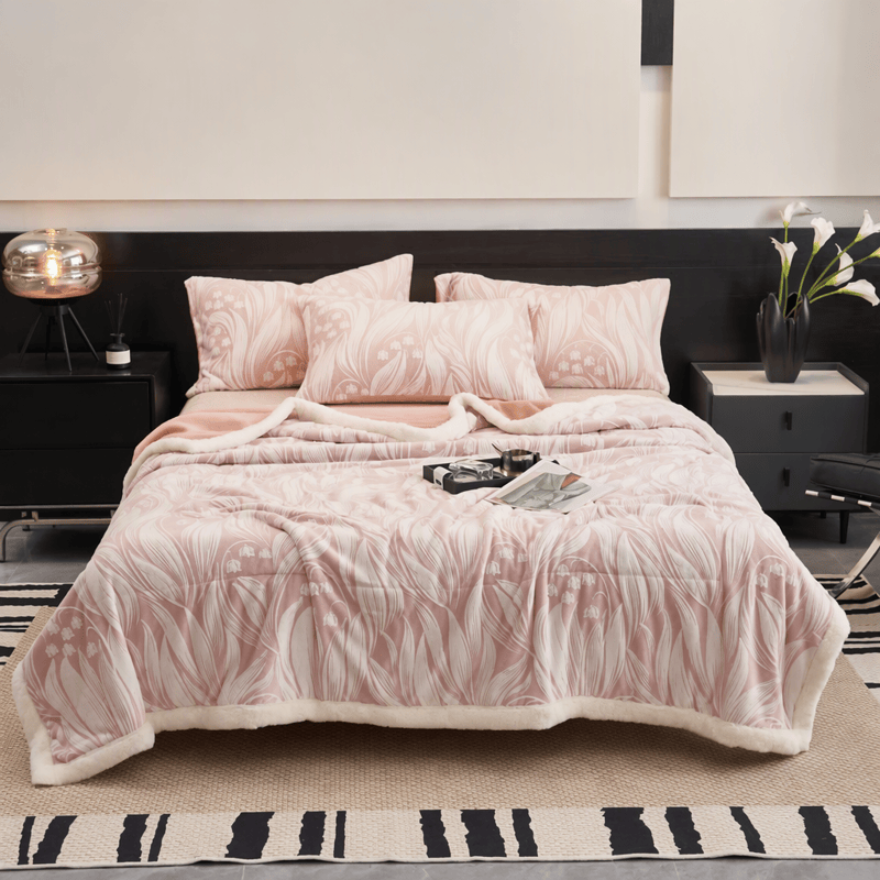 Rosa Sherpa-Fleecedecke mit Tulpenmuster und Prägung - Decke - 79" x 91" - image 0