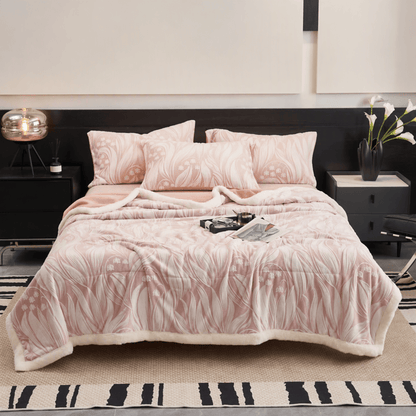 Rosa Sherpa-Fleecedecke mit Tulpenmuster und Prägung - Decke - 79" x 91" - image 0