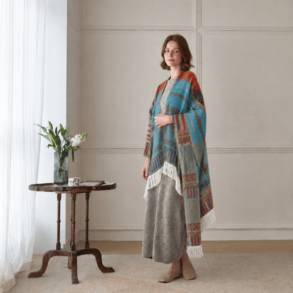 Bunter, geometrisch gewebter Poncho-Schal - image 1