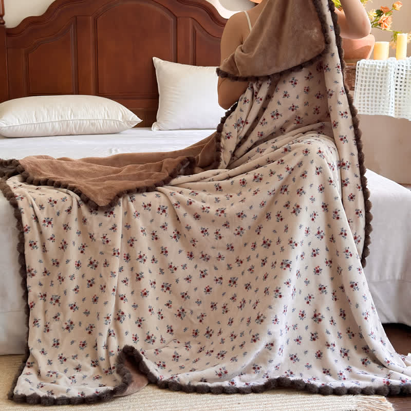 Vintage-Dekodecke mit zartem Blumenmuster - image 10