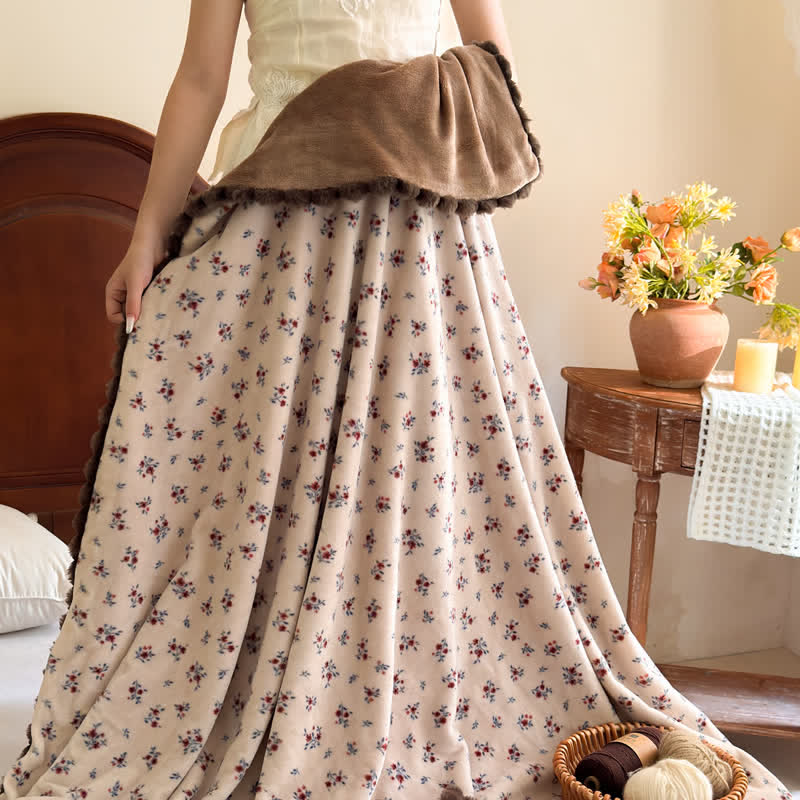 Vintage-Dekodecke mit zartem Blumenmuster - image 11