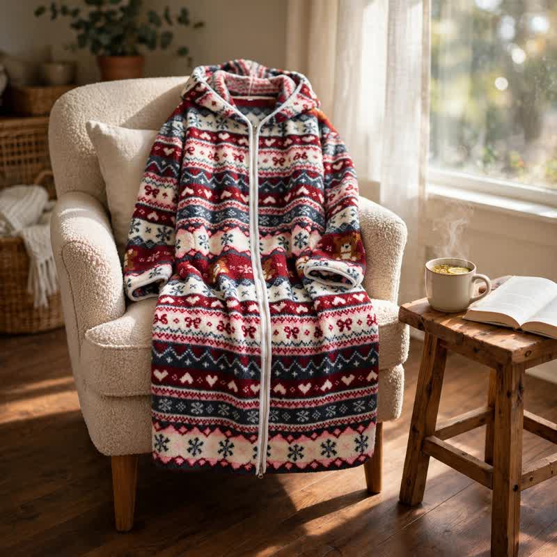 Weihnachtlicher Fleece-Bademantel mit Schneeflocken- und Bärenmotiv und Kapuze - image 3
