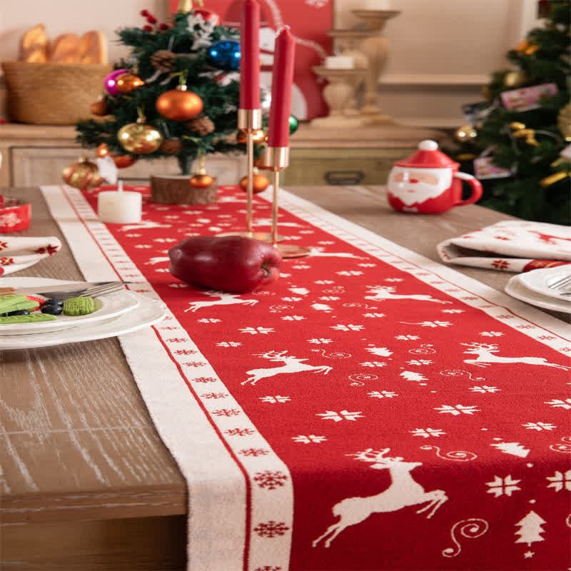Luxuriöser Tischläufer für die Weihnachtsdekoration