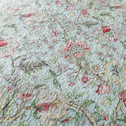Vintage-Blumensteppdecke mit Kissenbezügen
