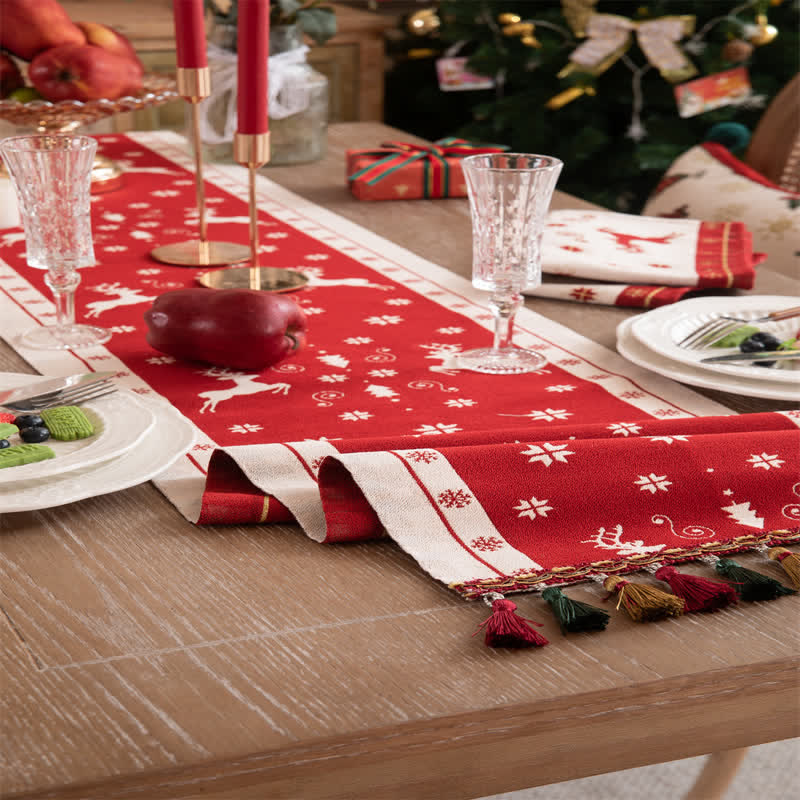 Luxuriöser Tischläufer für die Weihnachtsdekoration