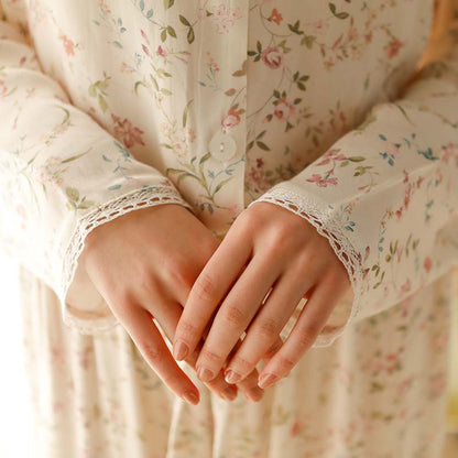 Ownkoti – Loungewear aus Satin mit Blumenmuster und V-Ausschnitt und langen Ärmeln