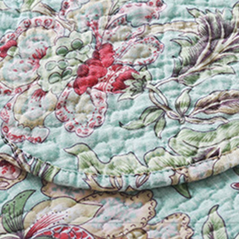 Vintage-Blumensteppdecke mit Kissenbezügen