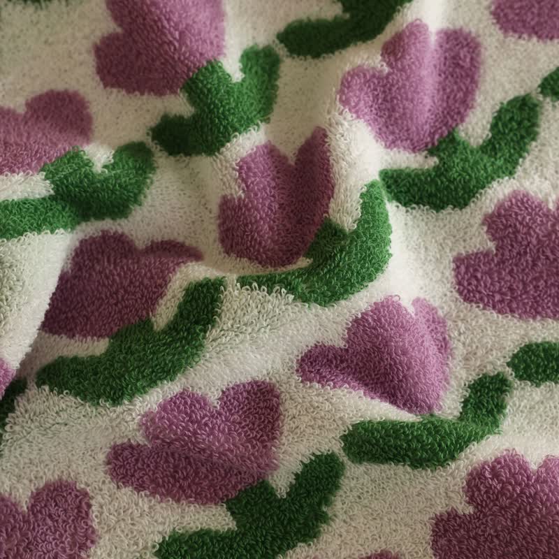 Süßes weiches Badetuch aus Baumwolle mit Tulpenmotiv