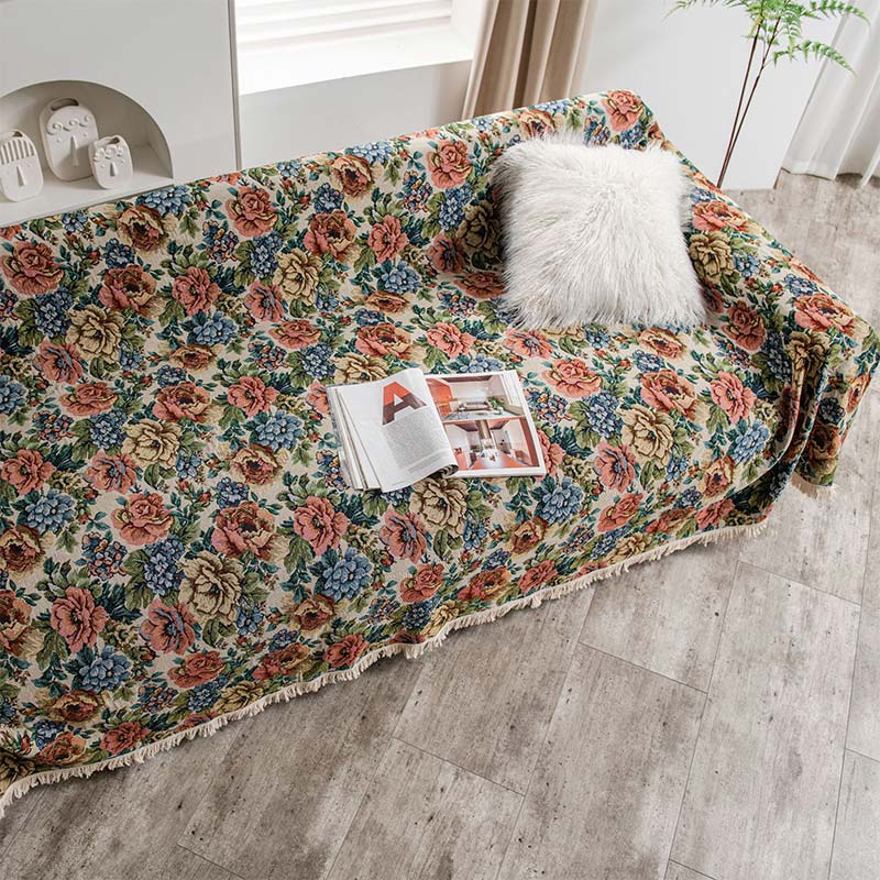 Sofaschoner mit Quasten und Rosenmuster im Countryside-Stil