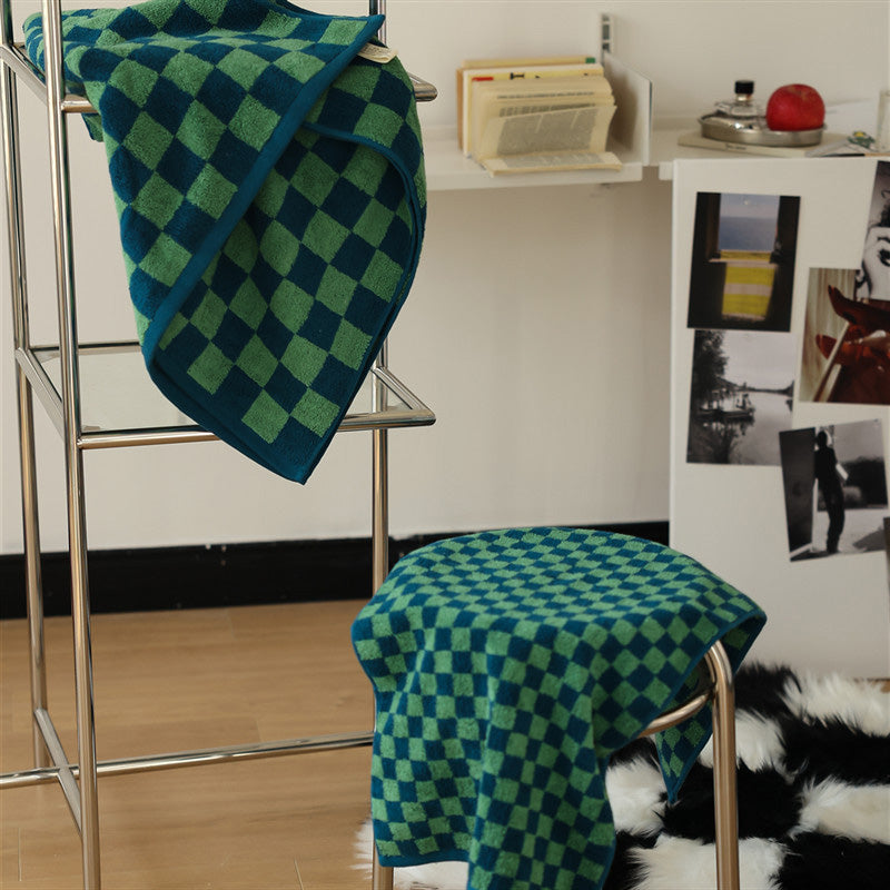 Atmungsaktives Baumwollhandtuch mit Retro-Schachbrettmuster
