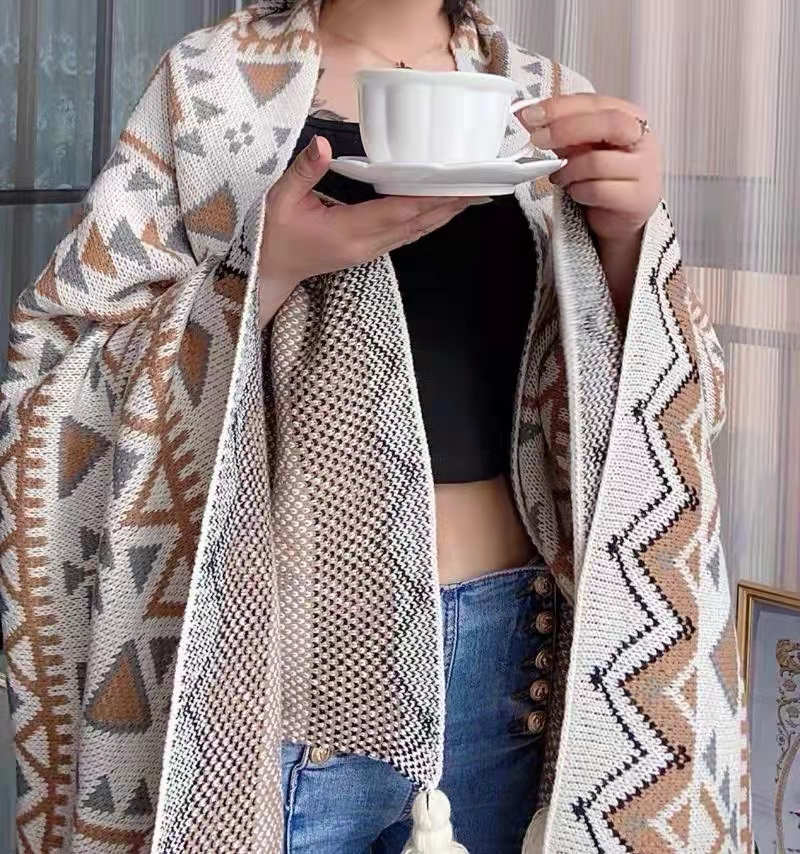 Ownkoti Gemütliche Strickdecke mit Quastenmuster