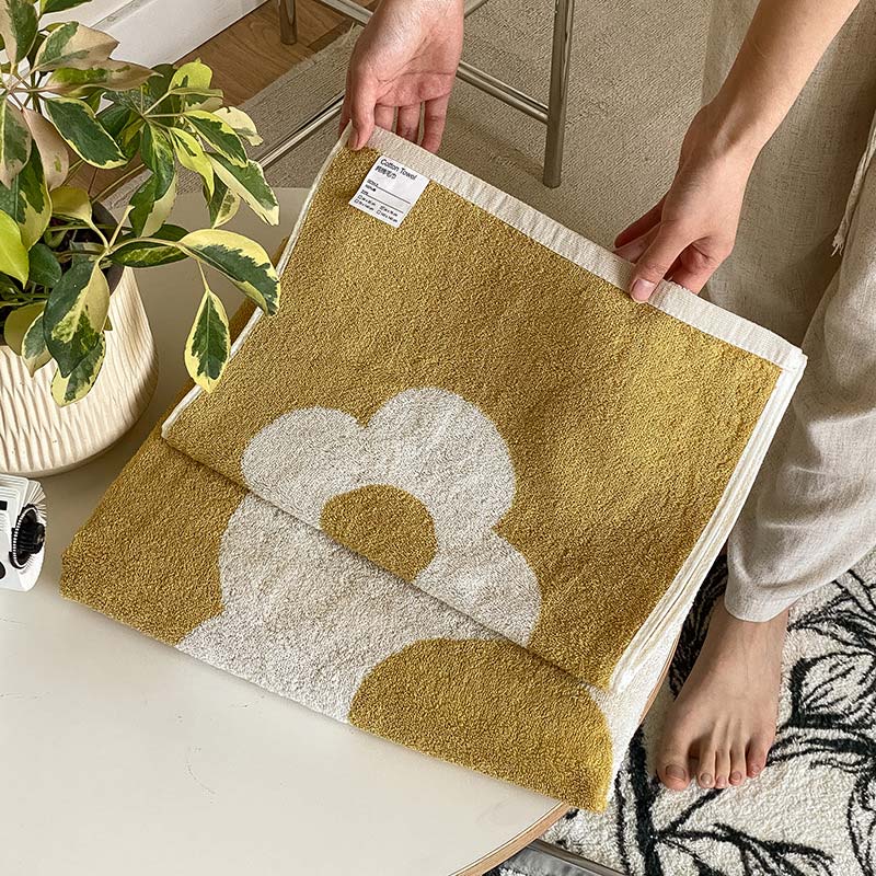 Atmungsaktives, weiches Baumwollhandtuch mit Blumenmuster