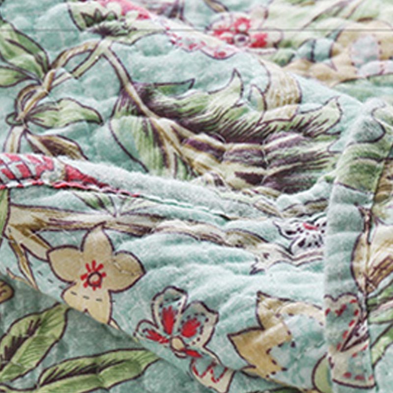 Vintage-Blumensteppdecke mit Kissenbezügen