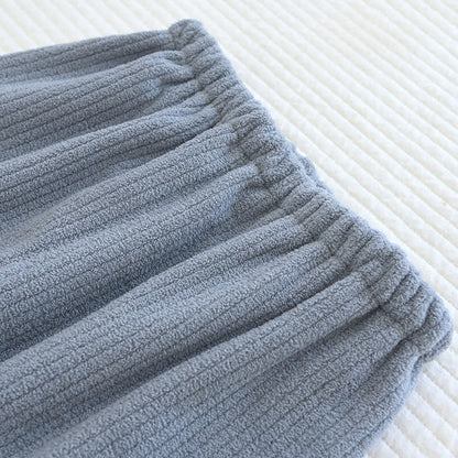 Weiches, flauschiges Pyjama-Set mit Schachbrettmuster und V-Ausschnitt