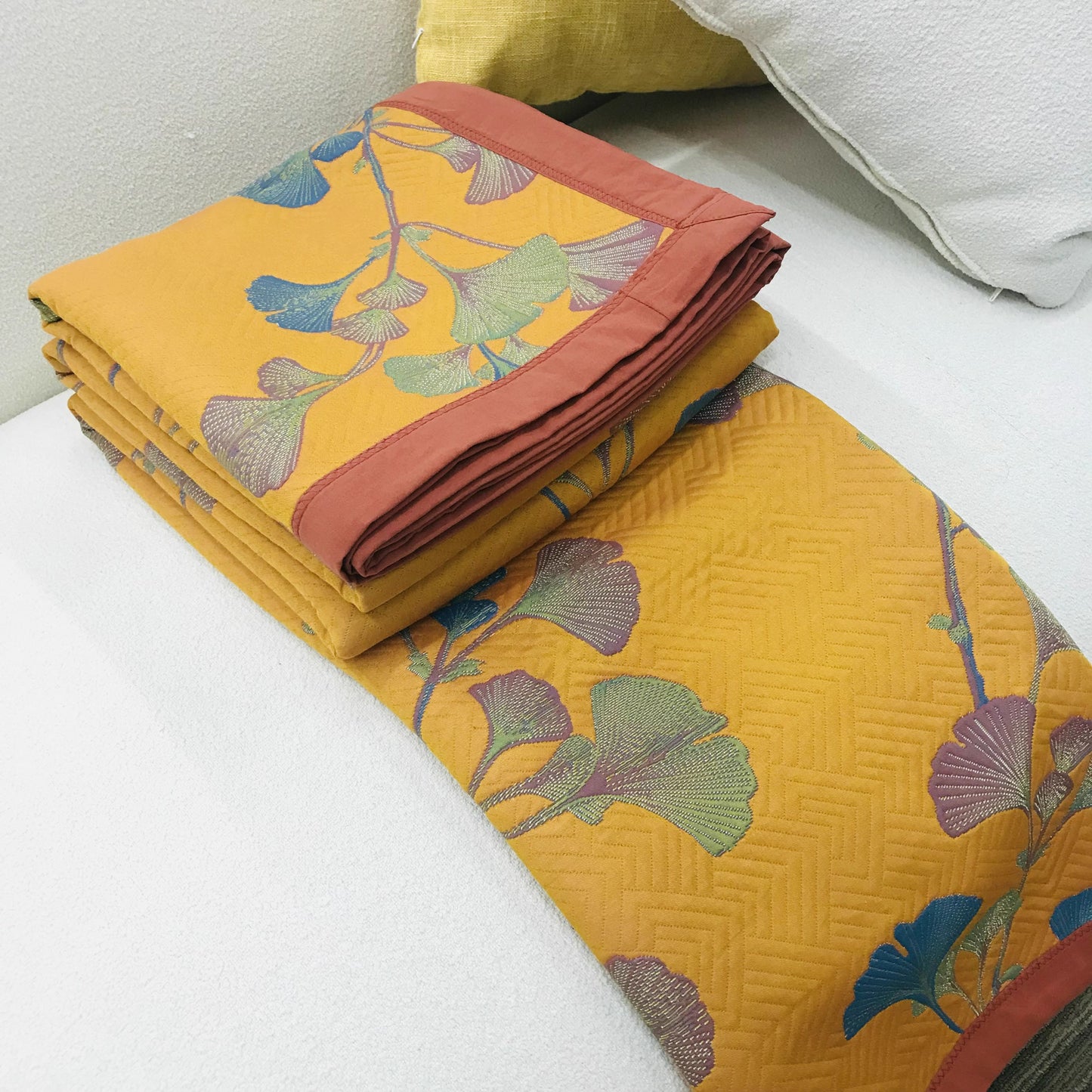 Wendesteppdecke aus Jacquard-Baumwolle mit Ginkgoblättern