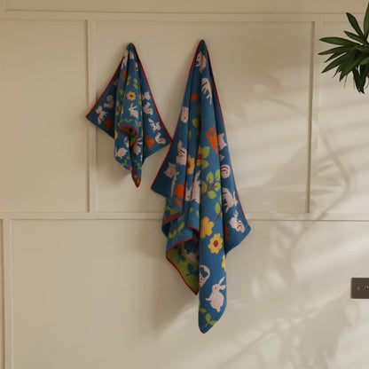 Weiches Badetuch aus Baumwolle mit Tier- und Blumenmotiv