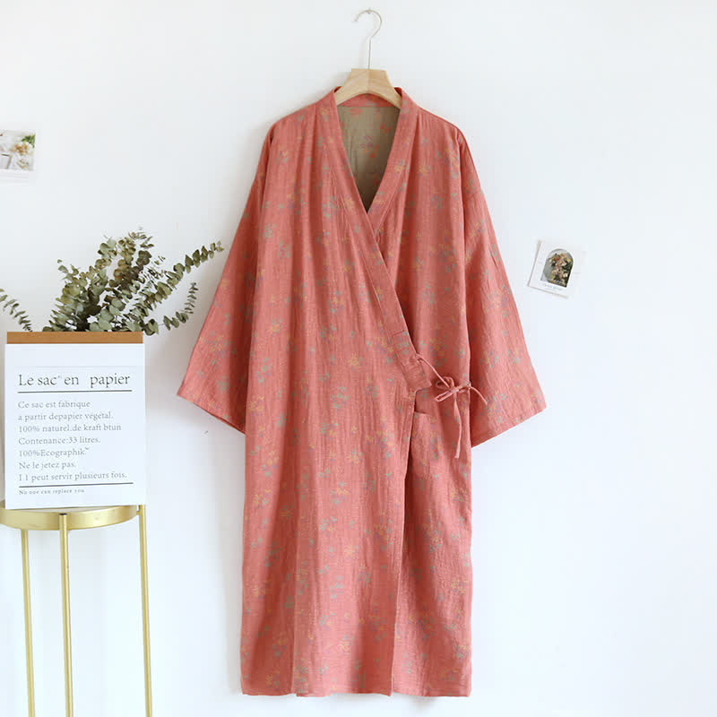 Bequemer, lockerer Bademantel-Pyjama aus Baumwolle mit Blumenmuster