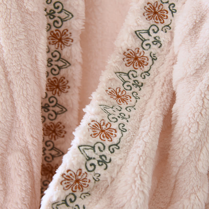 Warmer Fleece-Schal mit Retro-Stickerei