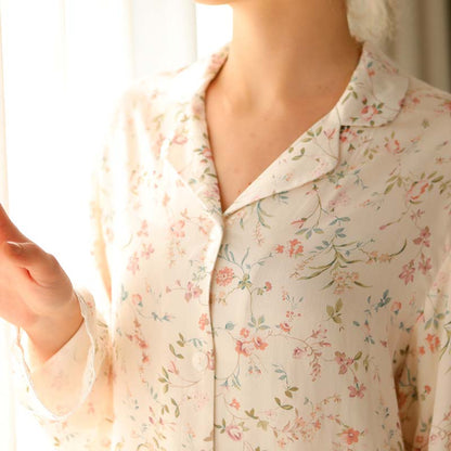 Ownkoti – Loungewear aus Satin mit Blumenmuster und V-Ausschnitt und langen Ärmeln