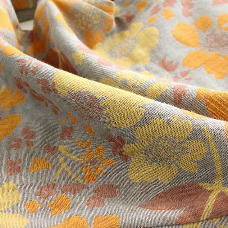 Gelbes Loungewear-Set aus Baumwolle mit Gänseblümchen-Revers