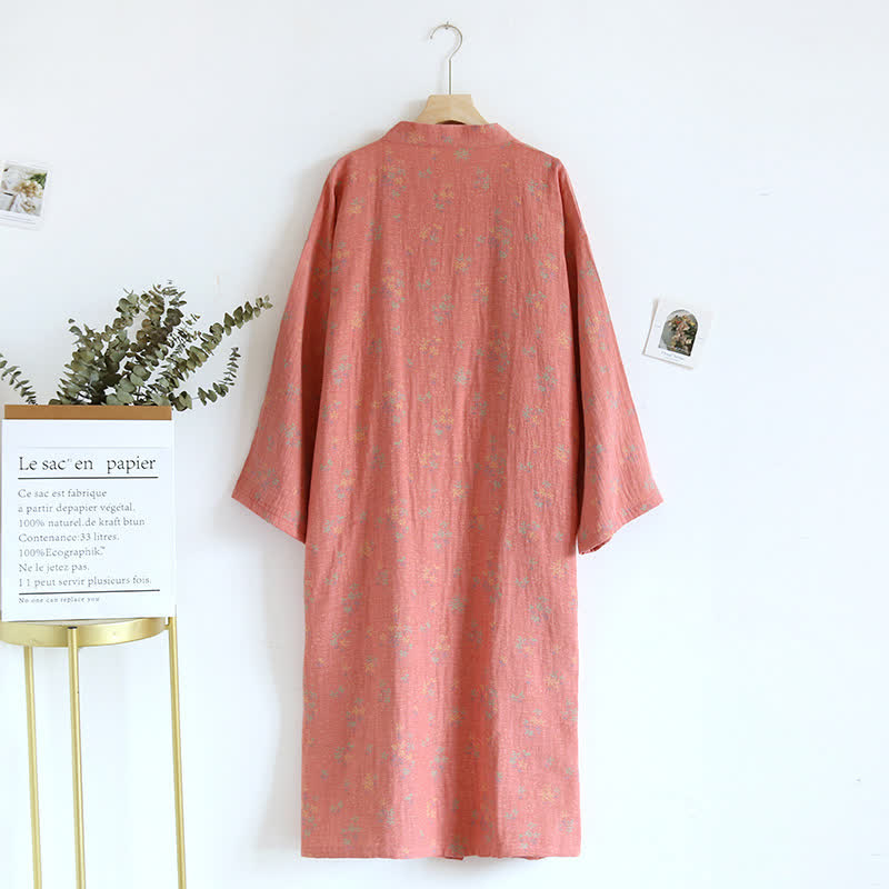 Bequemer, lockerer Bademantel-Pyjama aus Baumwolle mit Blumenmuster