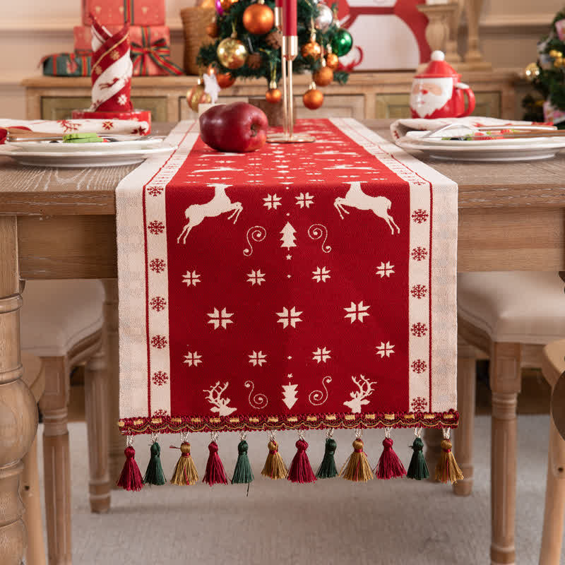 Luxuriöser Tischläufer für die Weihnachtsdekoration