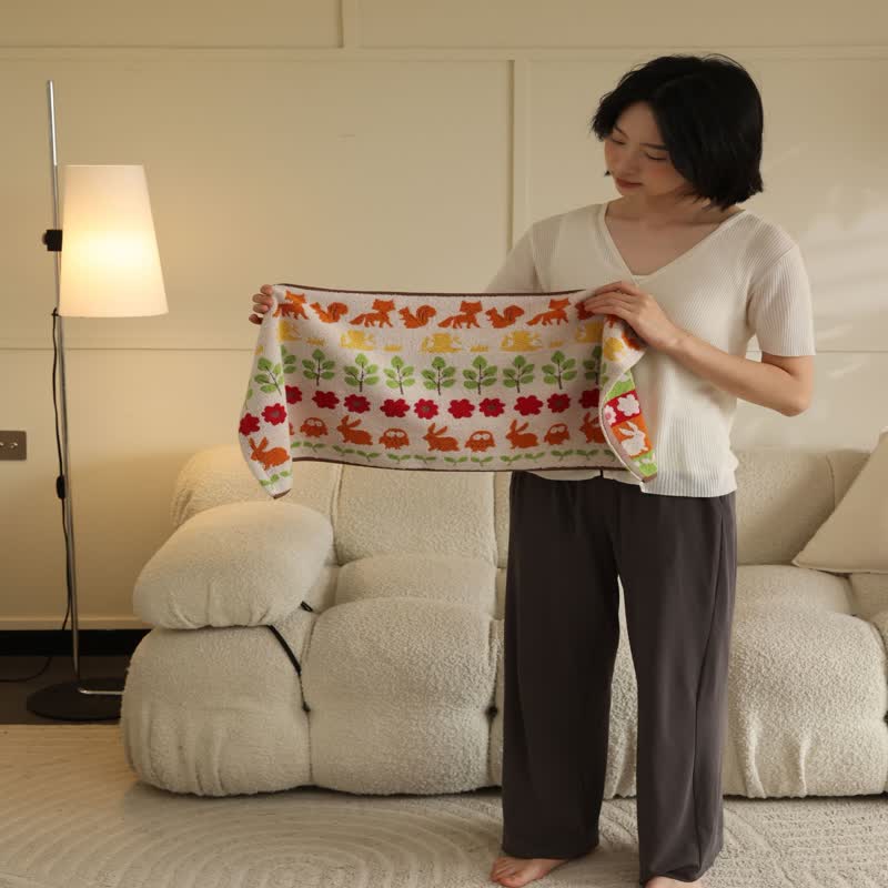 Weiches Badetuch aus Baumwolle mit Tier- und Blumenmotiv