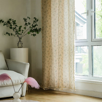 Lichtfilternder Vorhang im Landhausstil mit Blumenmuster