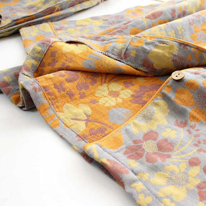Gelbes Loungewear-Set aus Baumwolle mit Gänseblümchen-Revers