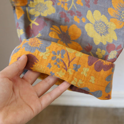 Loungewear aus Baumwolle mit V-Ausschnitt und auffälligem Blumen-Jacquardmuster