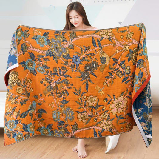Wendbares Badetuch mit Hibiskus-Motiv in leuchtenden Farben
