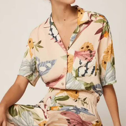 Atmungsaktives Loungewear-Set mit Schmetterlingsmotiv