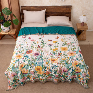 Wendbarer Quilt aus Gaze mit Aquarell-Wildblumenmuster und Fransen - Königin - image 0