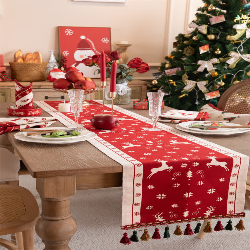 Luxuriöser Tischläufer für die Weihnachtsdekoration