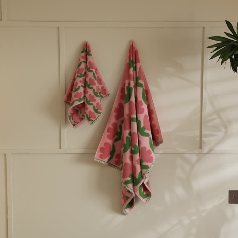 Süßes weiches Badetuch aus Baumwolle mit Tulpenmotiv