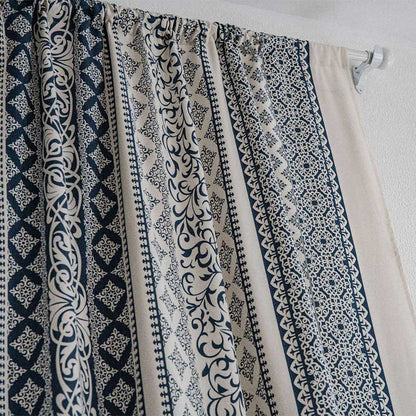Blau gemusterter Vorhang aus Baumwollleinen