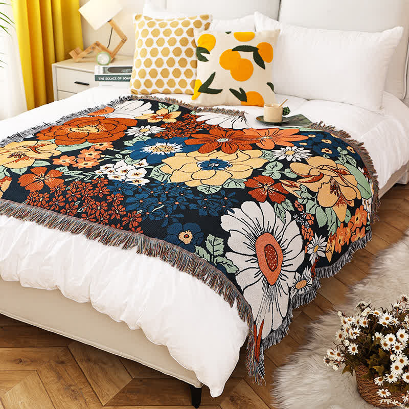 Funktionelle Quastendecke mit leuchtenden Blumen