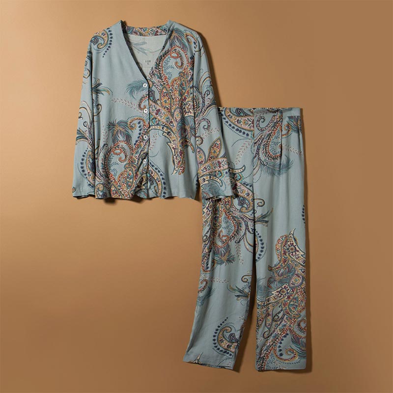 Atmungsaktives Loungewear-Set mit blauen Federn