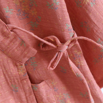 Bequemer, lockerer Bademantel-Pyjama aus Baumwolle mit Blumenmuster