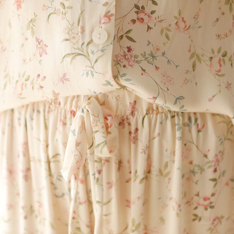 Ownkoti – Loungewear aus Satin mit Blumenmuster und V-Ausschnitt und langen Ärmeln