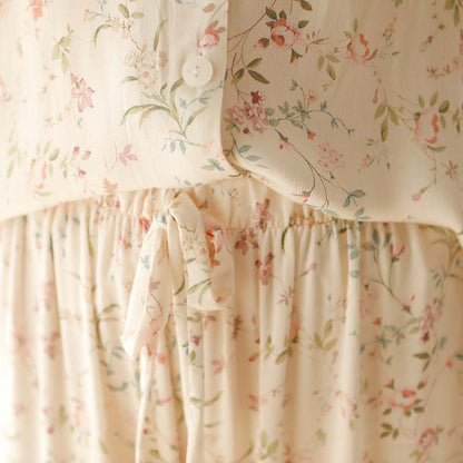 Ownkoti – Loungewear aus Satin mit Blumenmuster und V-Ausschnitt und langen Ärmeln