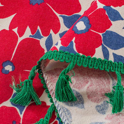 Roter Vorhang mit Blumenmuster und Quasten - image 8